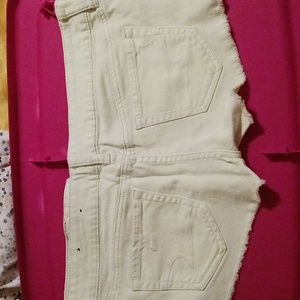 American eagle shorts size 8 light yellowish color